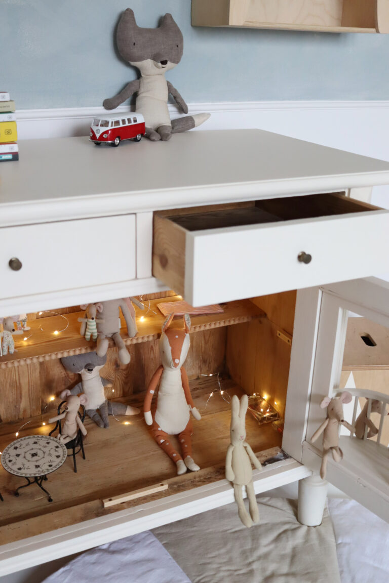 white dollhouse for kids